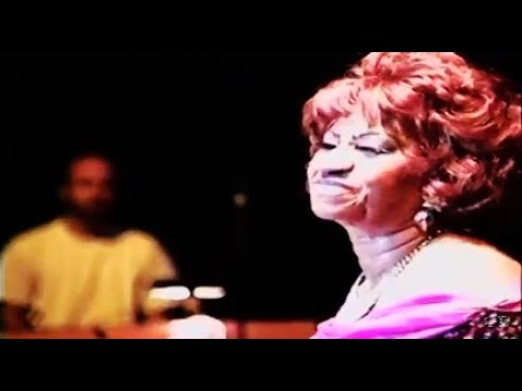 Celia Cruz... Sopita En Botella