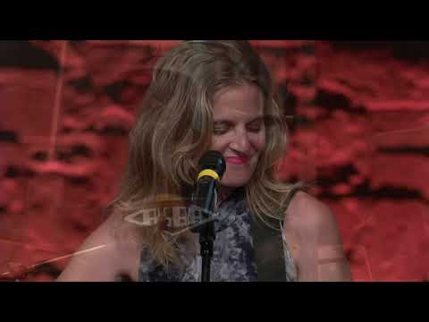 Arrive by Suzanna Choffel and the Resonate band