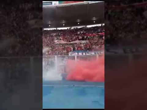 "La hinchada de River Plate haciendo fiesta vs Belgrano de Córdoba." Barra: Los Borrachos del Tablón • Club: River Plate