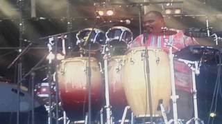 CONCERT JOHNNY CLEGG : DIGGING FOR SOME WORDS ET SPIRIT IS THE JOURNEY