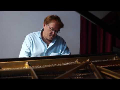 Mac McClure performs Intermezzo 1 by  Luis A Calvo