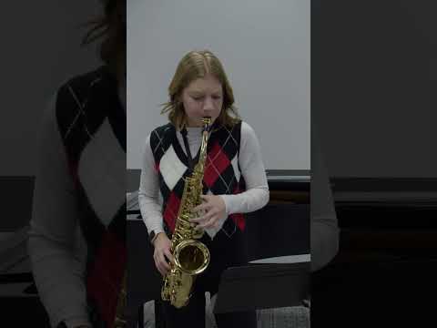 🎷 Sophomore Georgia shines in Demersseman's Fantaisie sur un Thème Original! Discover YSU music! 🎶