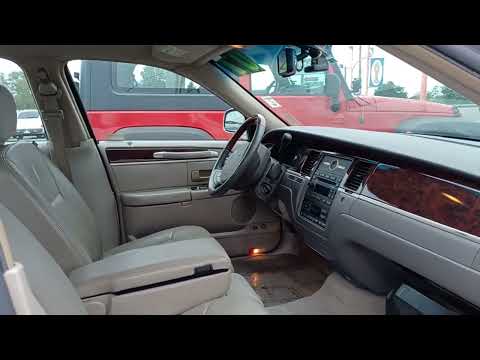 2007 Lincoln Town Car 4dr Sdn Signature Limited