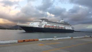 P&O Pacific Aria departing Cairns