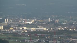 preview picture of video 'Approach over city ANA (All Nippon Airways) Boeing 767-381 JA8287 in TOYAMA Airport (TOY/RJNT)'