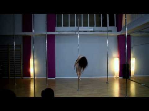 04.Thess Pole Art Show 22 - 27.11.16 Level 3 (Emeli Sande - Read All About It)