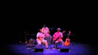 Habib Koité &amp; Eric Bibb - We Don&#39;t Care @ Live Opéra Comédie - 2013