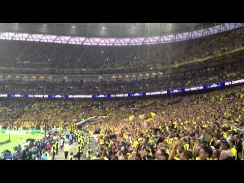 Dortmund Fans in Wembley 25.5.2013