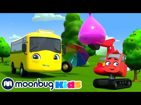 Bitwa na kolorowe balony z wodą | Bajki i piosenki dla dzieci po polsku | Moonbug Kids | Karaoke!