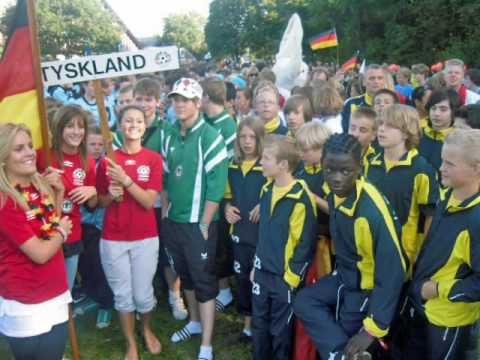 Dana Cup 2009 Opening Players Ceremony Collage by http://SVEidelstedt96er.npage.de