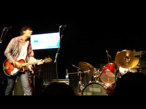 Philipina Bitch - Aplasta Tu Generacion (Pulsar 2010, Centro Cultural Gabriela Mistral, 27-11-2010)