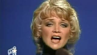 Barbara Mandrell performs “If Loving You Is Wrong (I Don’t Want To Be Right)” in 1979