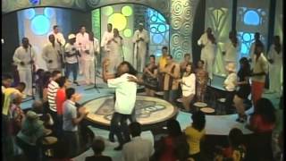 El desorden Lyrics English Translation