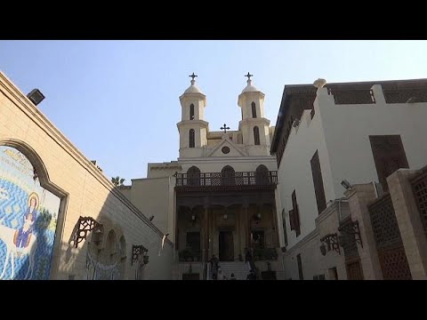 شاهد الكنيسة المعلقة في القاهرة ترتفع عن الأرض 13 مترا