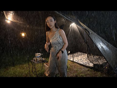 SOLO OVERNIGHT CAMPING IN THE RAIN - RELAXING IN THE TENT WITH THE SATISFYING SOUND OF NATURE