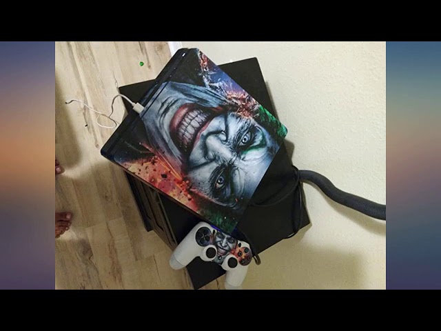 Vídeo relacionado con giZmoZ n gadgetZ Calcomanía de Vinilo para Consola PS4 Slim Dark Joker de Batman + 2 Fundas para Controlador