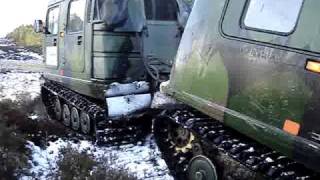 preview picture of video 'Bandvagn 206 kör förbi. Bv 206 passing by.'