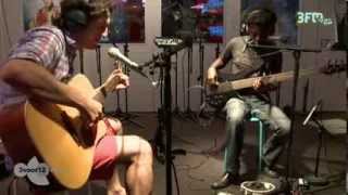 Mann Friday - 'The Girl With A Thousand Faces' live @ 3voor12 Radio