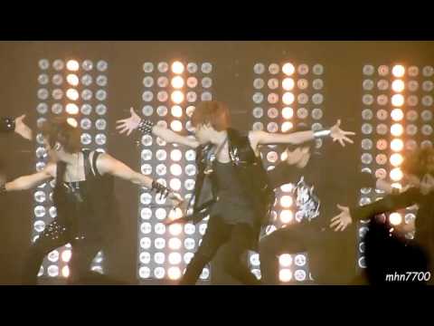 110610  SHINee 'Lucif3r' remix  fancam @ SMTown Paris