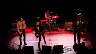 SHARKS - Glove In Hand / Rooftops (Featuring Chuck Ragan) Live in Chicago.