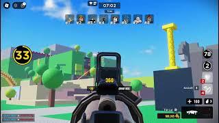 chú john phát kẹo cho mấy đứa trẻ em=)