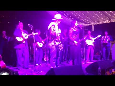 Defendiendo A Las Mujeres - Arelys Henao & El Orejón (En Vivo)