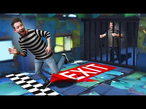 Prison Escape Race Challenge! | Fortnite