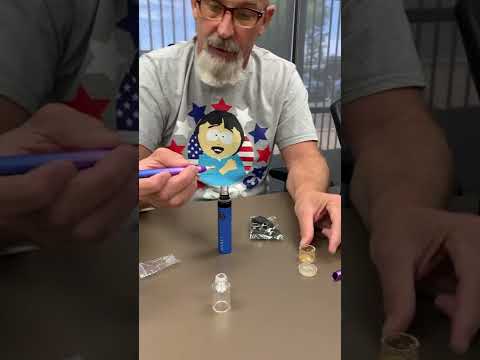 Bob demonstrating the Yocan Orbit and Puffco hot knife…