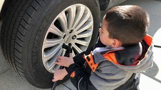 Replacing Lincoln MKX brakes pads