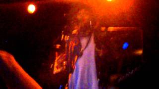 Ms. Lauryn Hill Performing Bob Marley's "Waiting In Vain" In Seattle (May 2011) [HD]