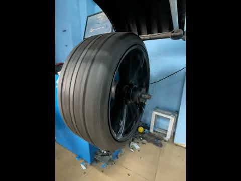 22 inches rim on tire 265/35 r22 9J and 10.5j wide