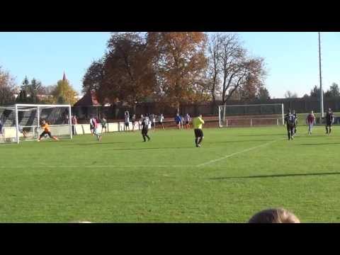 Elfmeter für Steinbrunn! Sascha Kovacs trifft zum 2:4. Gespielt sind 74 Minuten