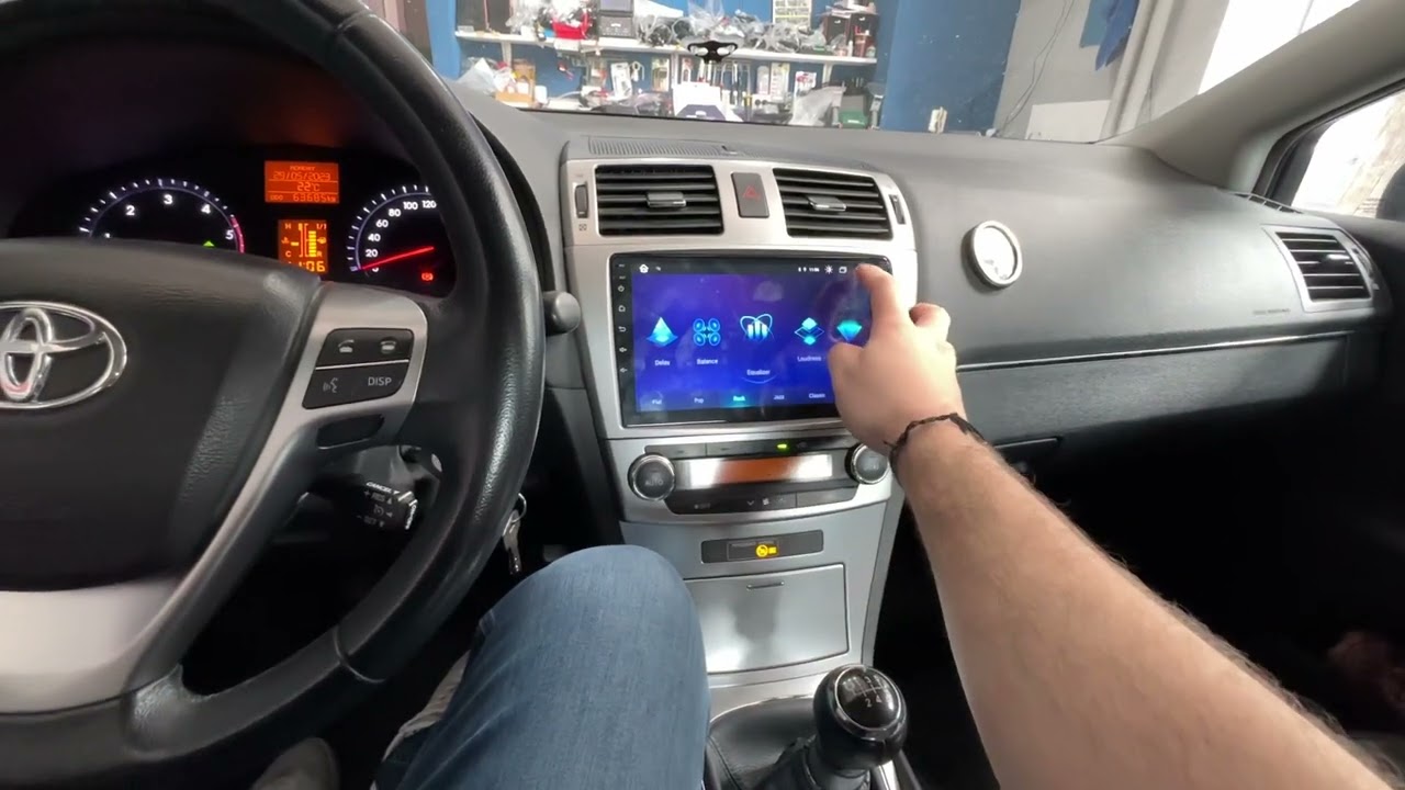 Navi Android Toyota Avensis camera marșarier CarPlay Android Auto WAR Auto Navi