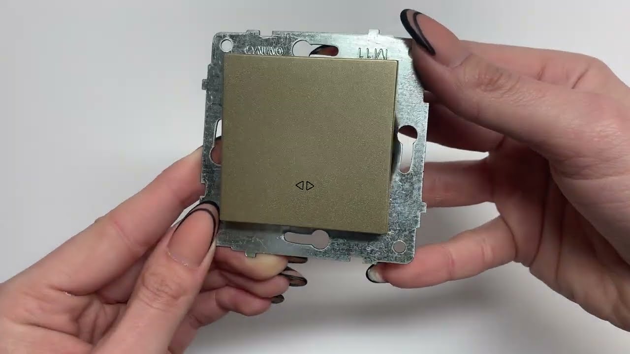 Выключатель промежуточный одноклавишный OVIVO Grano титан (600-000212-214)