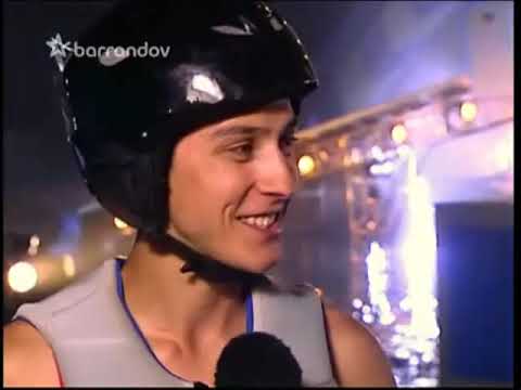 (3/3) Drtivá porážka S01E01 - Hello America!