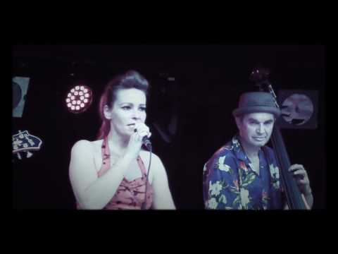 Sandy And The Wild Wombats - Real Wild Child (Wild One)