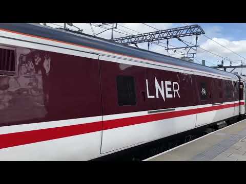 LNER Intercity 225 departing Leeds London Kings Cross