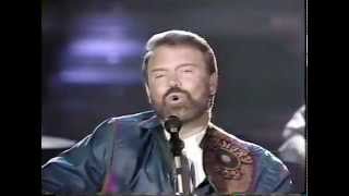 Glen Campbell Sings "A Lady Like You"
