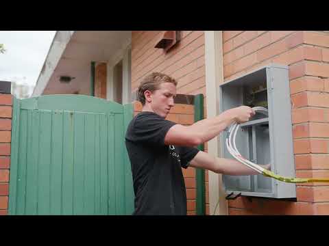 Electrical video testimonial thumbnail