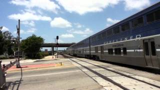 preview picture of video 'Amtrak train 774 at Pioneer Blvd'