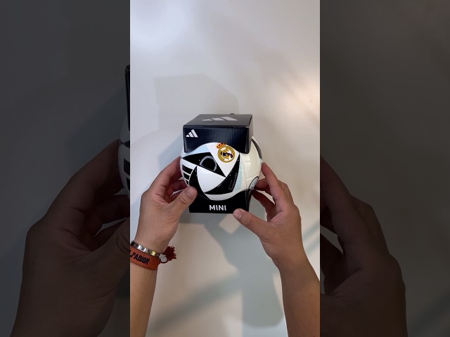Vídeo relacionado con adidas Real Madrid Home Mini Ball IX4020 - Balón de fútbol Unisex, Color Blanco, Talla 1 EU