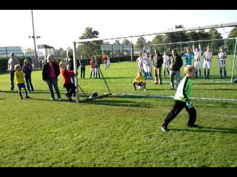 Internos F4 - Hoeven F2 penaltyreeks na afloop