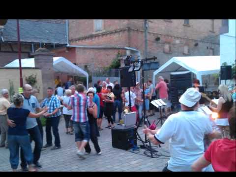 Partyband Saitensprung Dresden  Hast du Lust mit mir zu tanzen... zur Weinmeile in Roßbach 2012