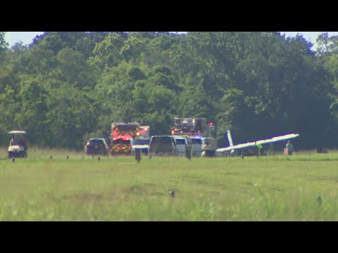 1 killed in plane crash at Pearland Regional Airport