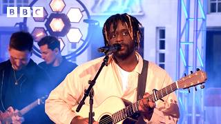 Myles Smith performs 'Hold Me In The Dark' | The One Show - BBC