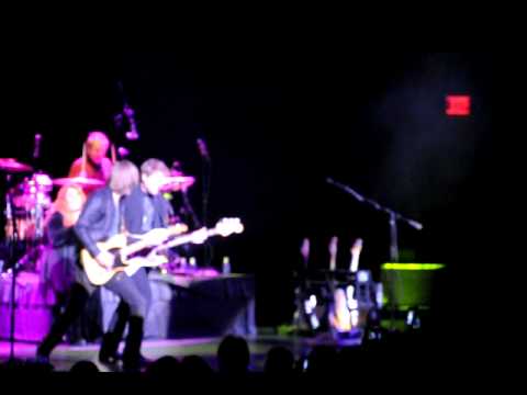 Wynonna, Tulsa, 1-21-12 Wynonna Rocking OUT!