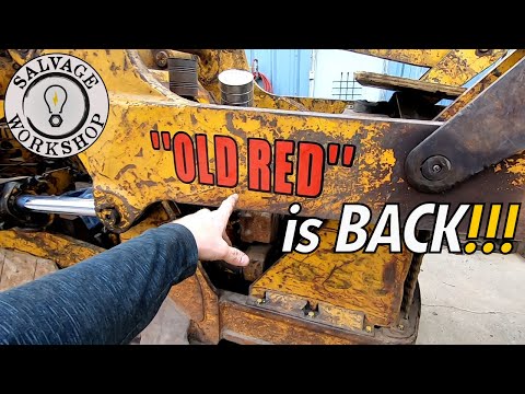 Removing the top of the Diesel with a CRANE Truck ~ Part 18 ~ Old Red 1950s Caterpillar TraxCavator