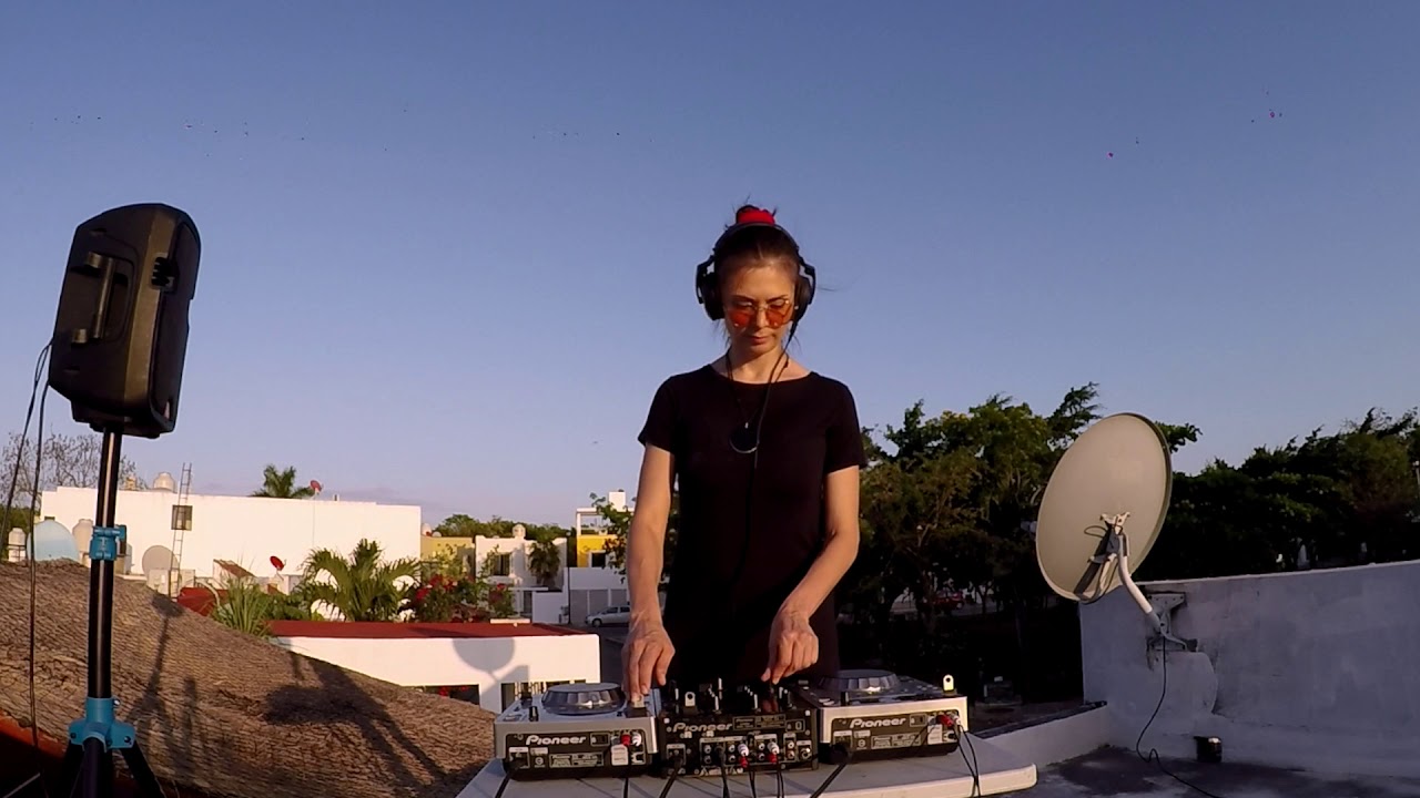Aurora Solovey - Live @ Illegal Digits, The Roof Series 2019