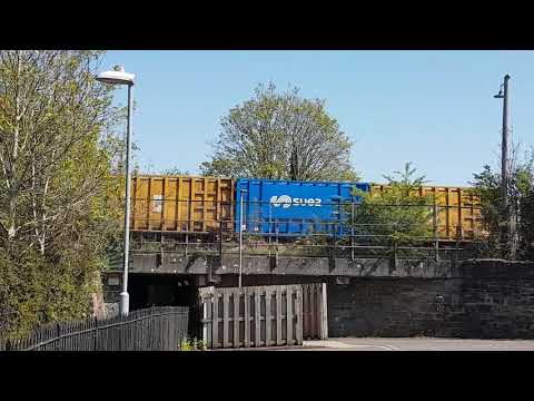 Class 66 with the Binliner