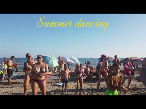 Summer dances on the beach